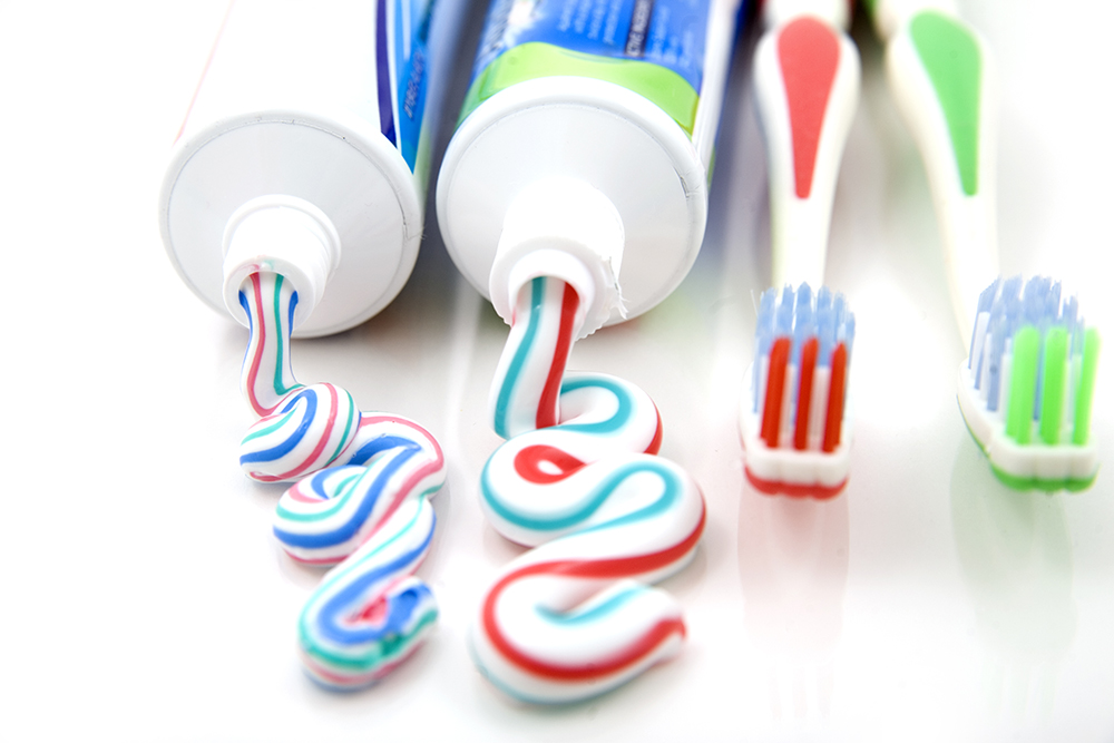 Fluoride toothpaste for healthy teeth